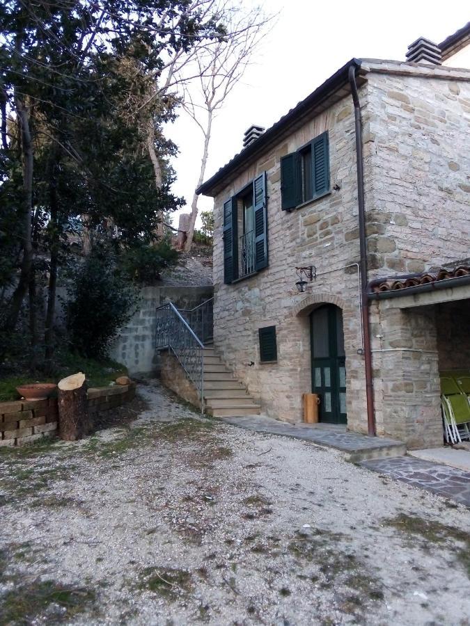 B&B La Casa Nel Bosco Frontone ภายนอก รูปภาพ