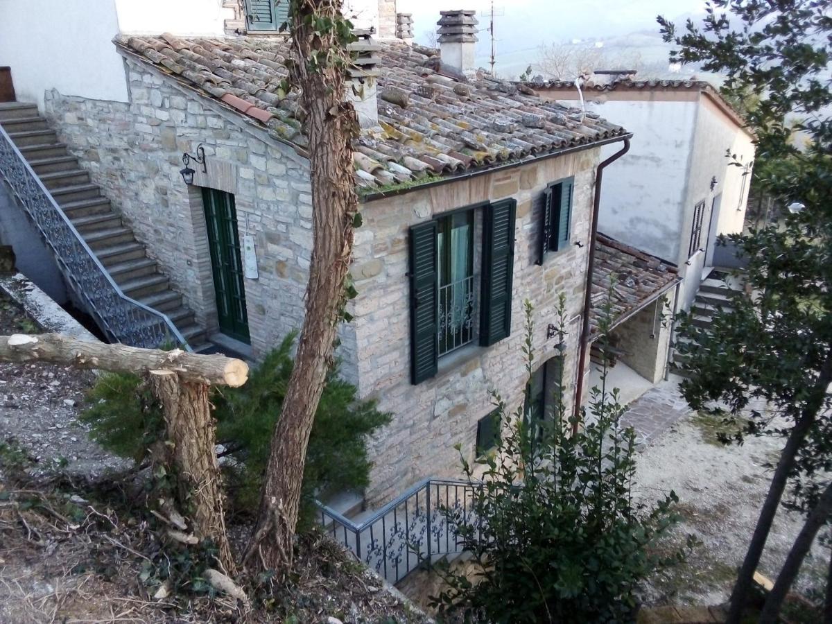 B&B La Casa Nel Bosco Frontone ภายนอก รูปภาพ